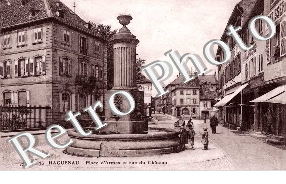 place d&#039;armes et rue du chateau 