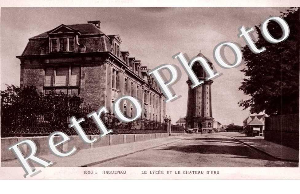 le Lycee et le chateau d'eau