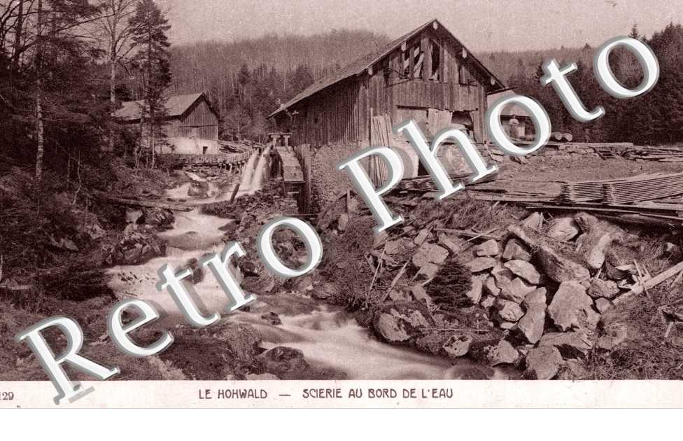 Scierie au bord de l&#039;eau