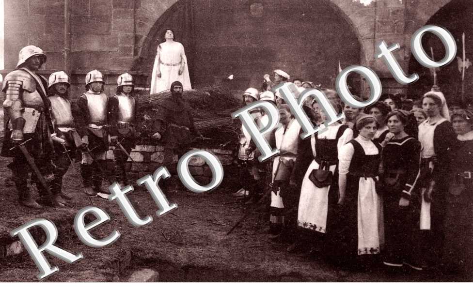 "Die schone Baerbel", III. Akt "Hurra! Der Hexe und Konigin!"