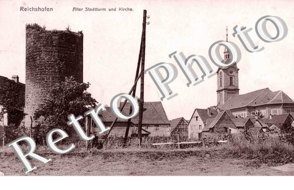 alter stadtturm und kirche