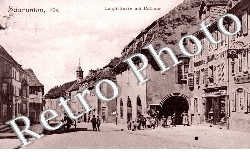 Rue principale et mairie / Hauptstrasse mit Rathaus