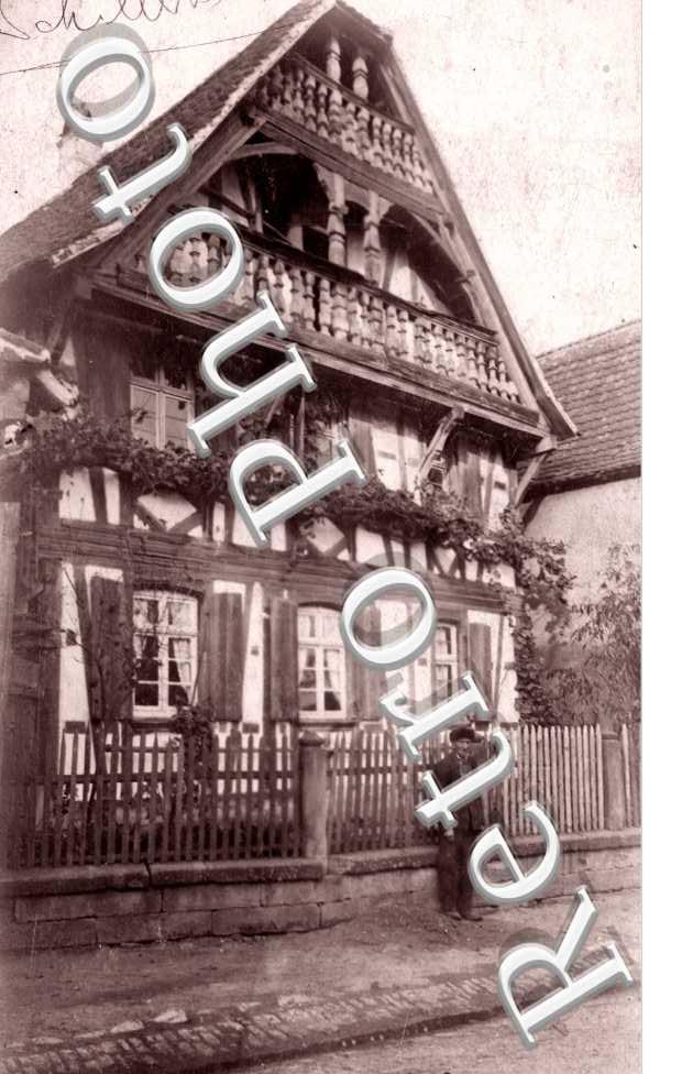 (une maison traditionnelle alsacienne)