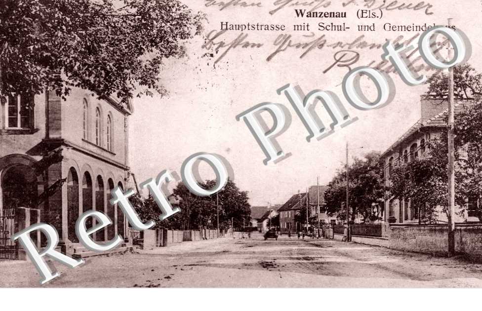 Haupstrasse mit schul und gemeindehaus