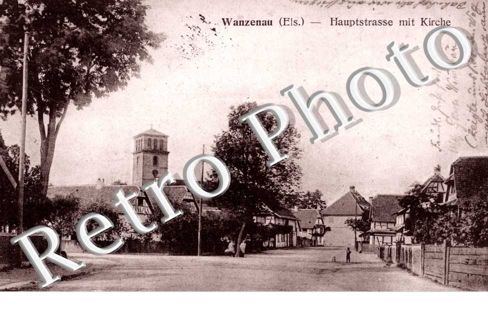 Haupststrasse mit Kirche