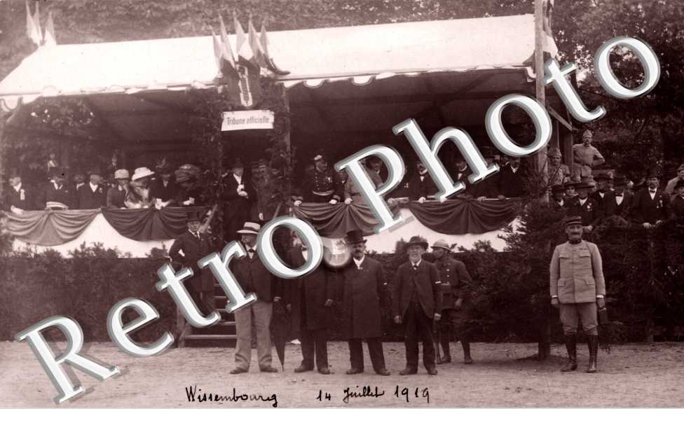 Tribune officielle  le 14 juillet 1919