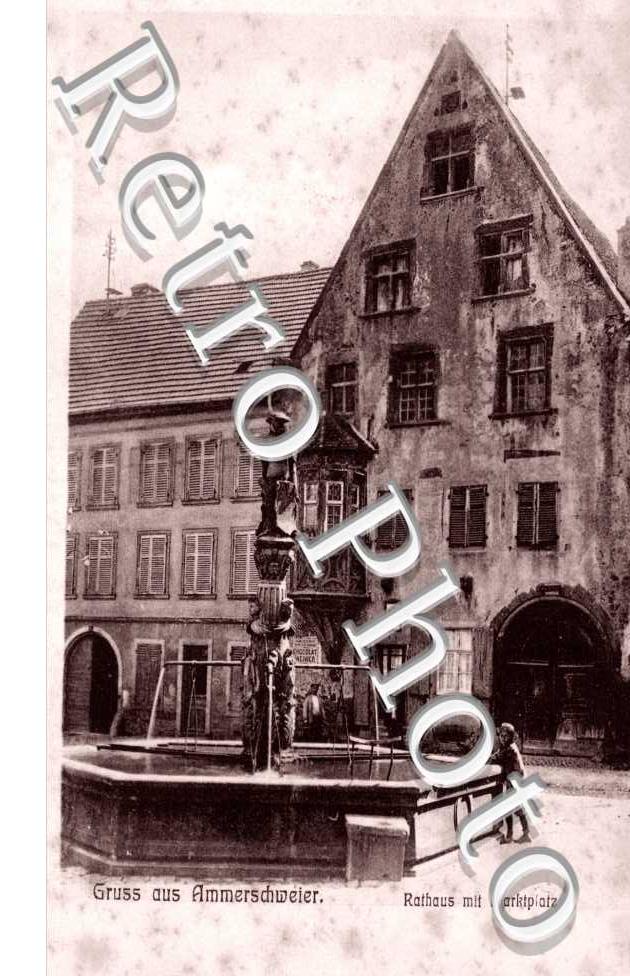 rathaus mit marktplatz