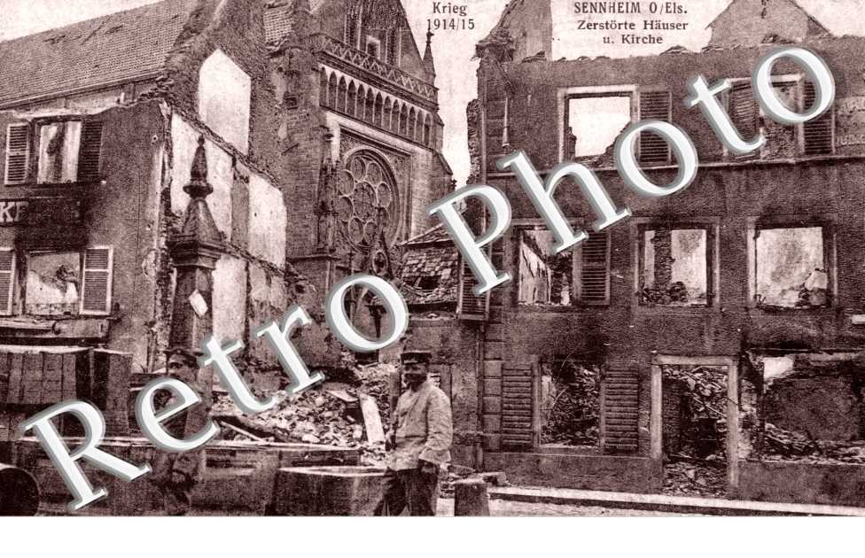 Ruines d'une maison et l'église
