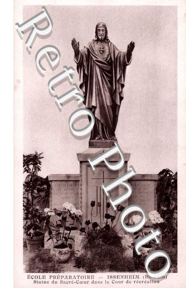 Ecole Préparatoire - Statue du sacré Coeur