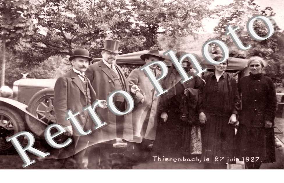 Thierenbach   27 juin 1927 - Femmes et Hommes devant une automobile