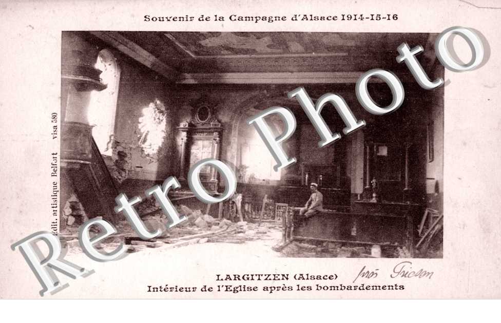 Intérieur de l&#039;église après les bombardements