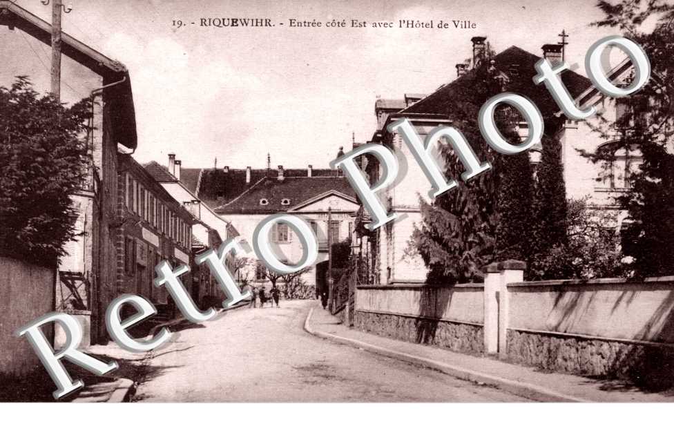 Entree cote est avec l&#039;hotel de ville