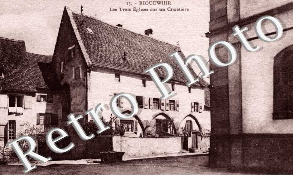 les trois eglises sur un cimetiere