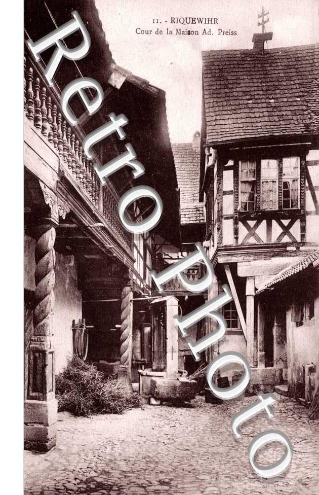 Cour de la Maison Ad. Preiss
