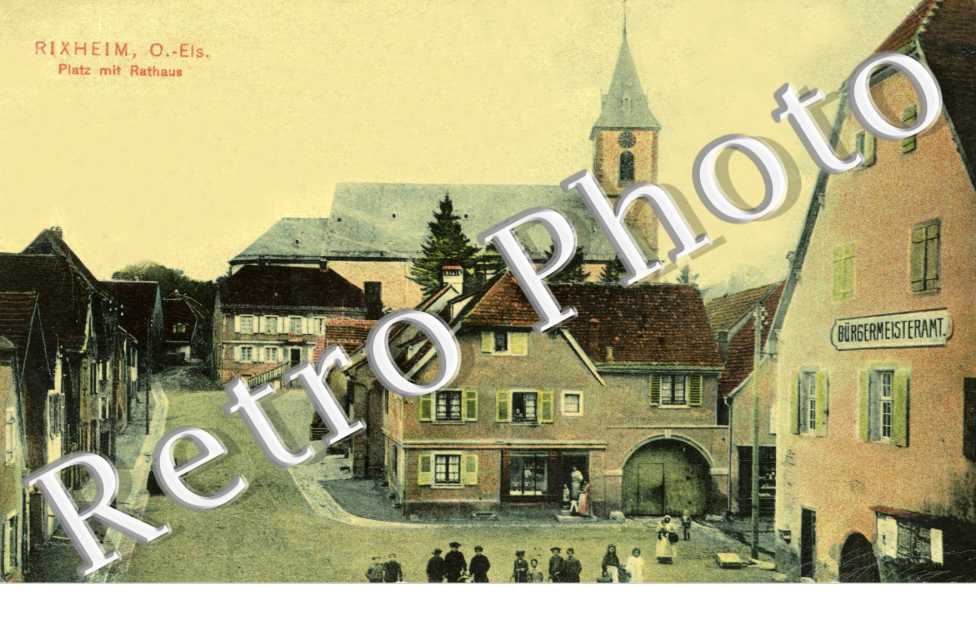 Platz mit Rathaus