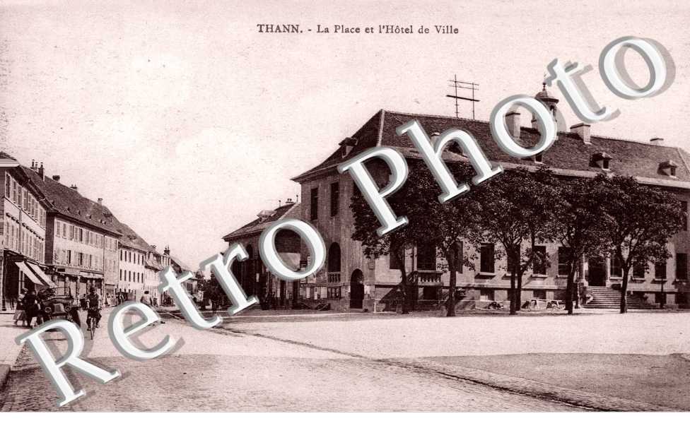La place et l'hôtel de ville