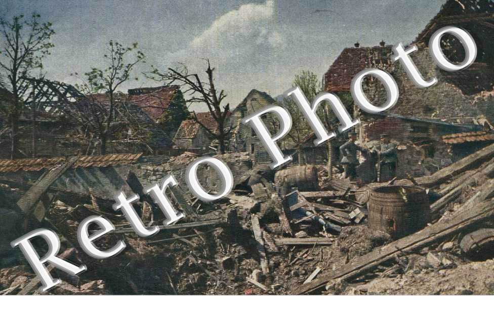 ruines avec militaires allemands en 1916