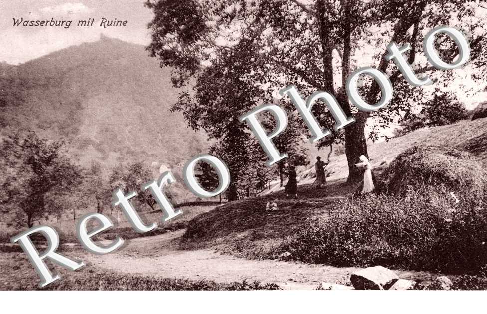 Wasserburg mit ruine