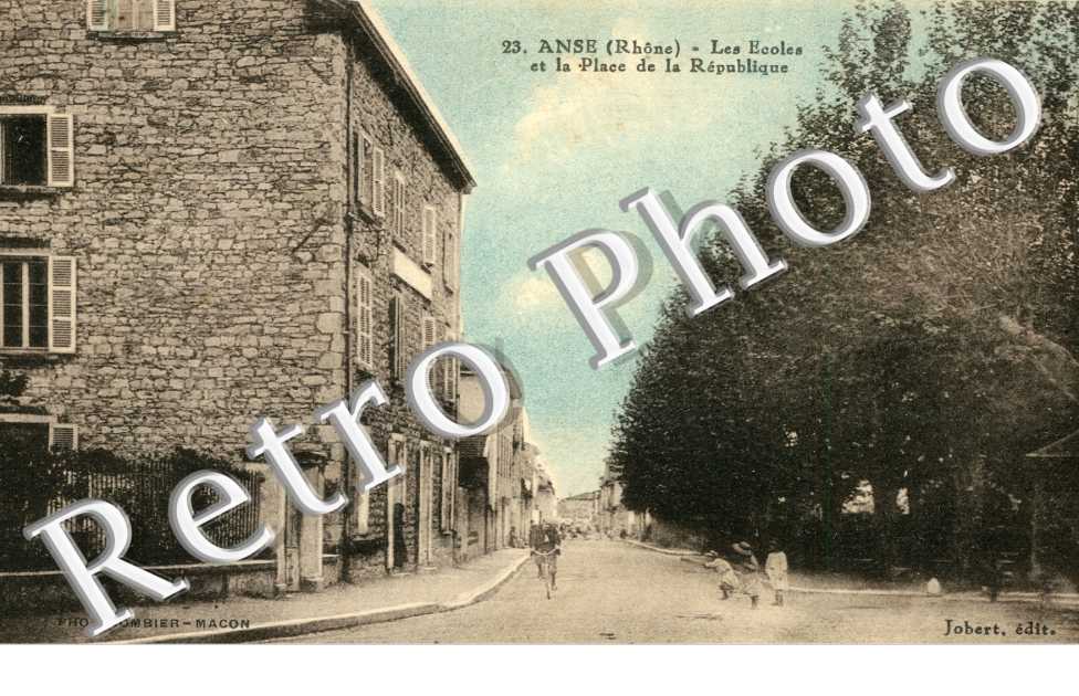 Les ecoles et la place de la republique (couleur)