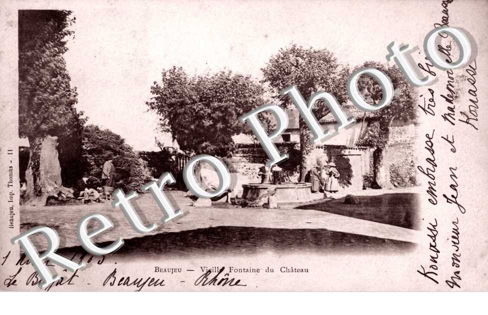 Vieille fontaine du chateau