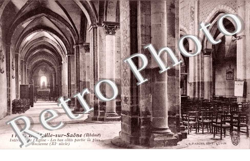 Interieur de l'eglise - les Bas Cotes