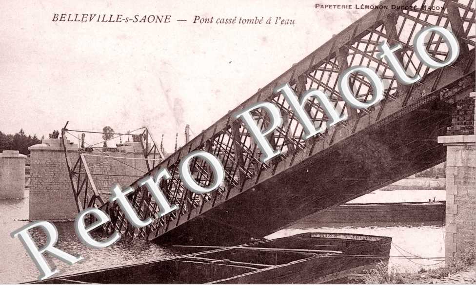 Pont casse tombe a l'eau