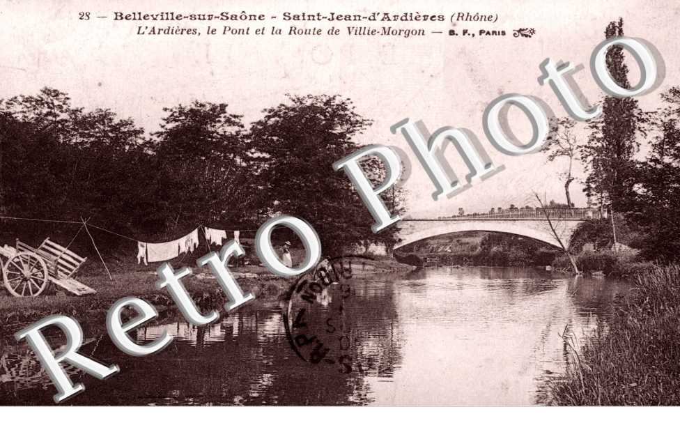 le pont et la Route de Vllie Morgon