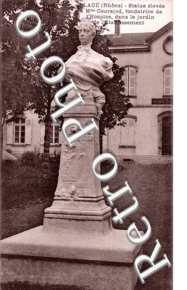 Statue élévée à Mme Courajod