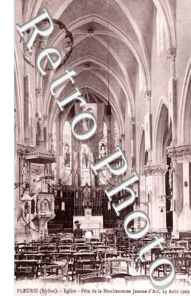 Interieur de l'eglise