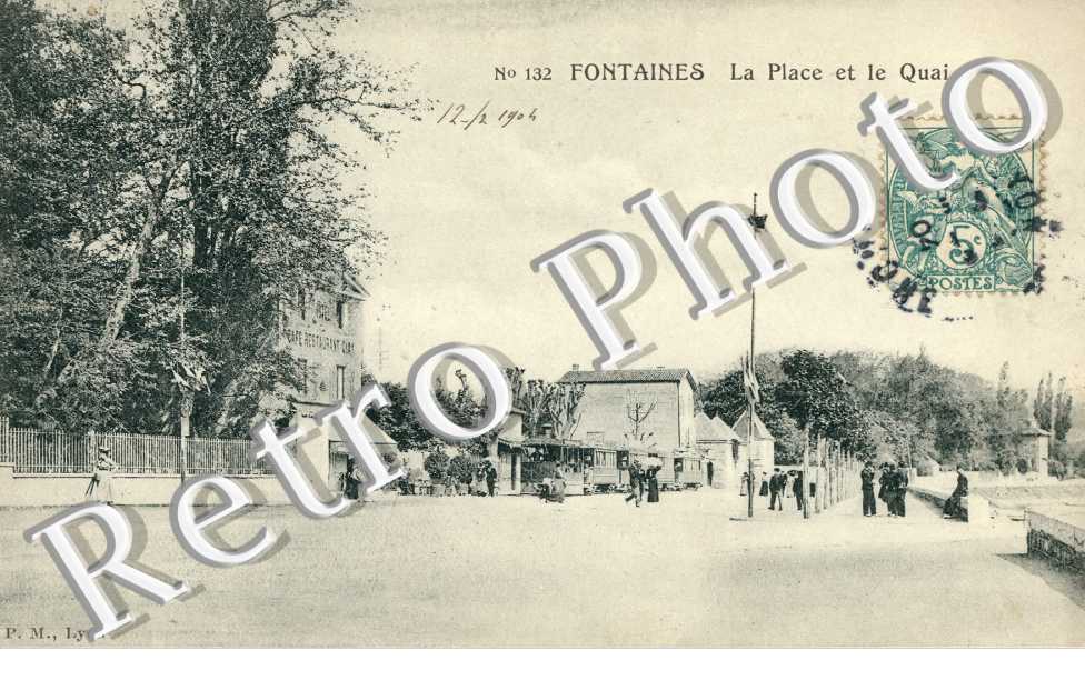 la place et le quai