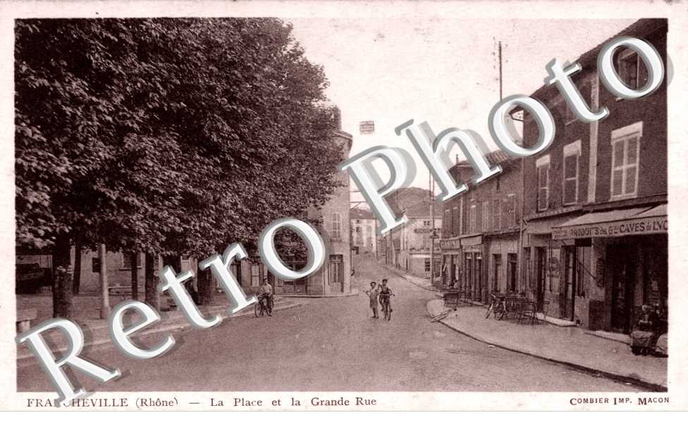 La place et la grande rue