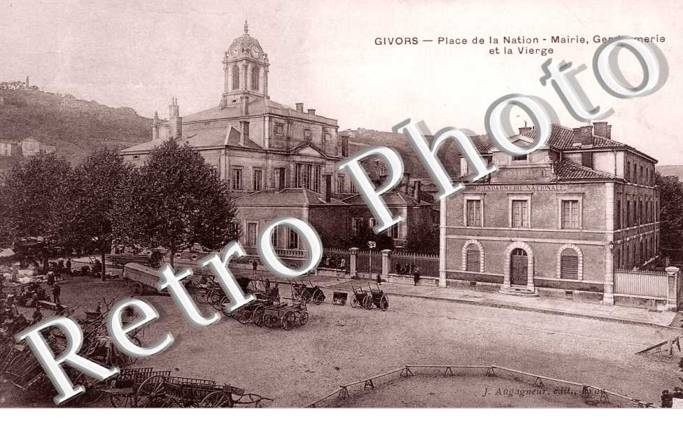 Place de la Nation, Mairie, Gendarmerie et la Vierge