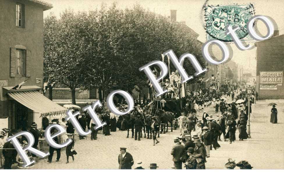 Fetes et Defile de Chars