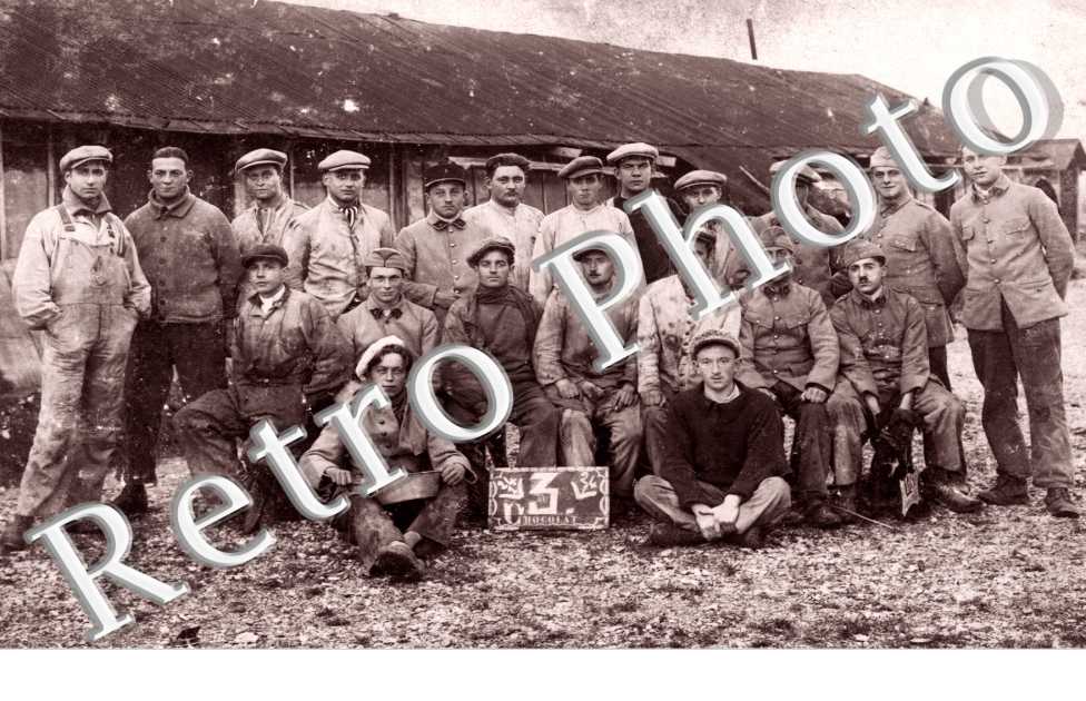 Groupe d'ouvriers/militaires