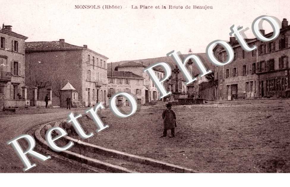 la Place et la Route de Beaujeu