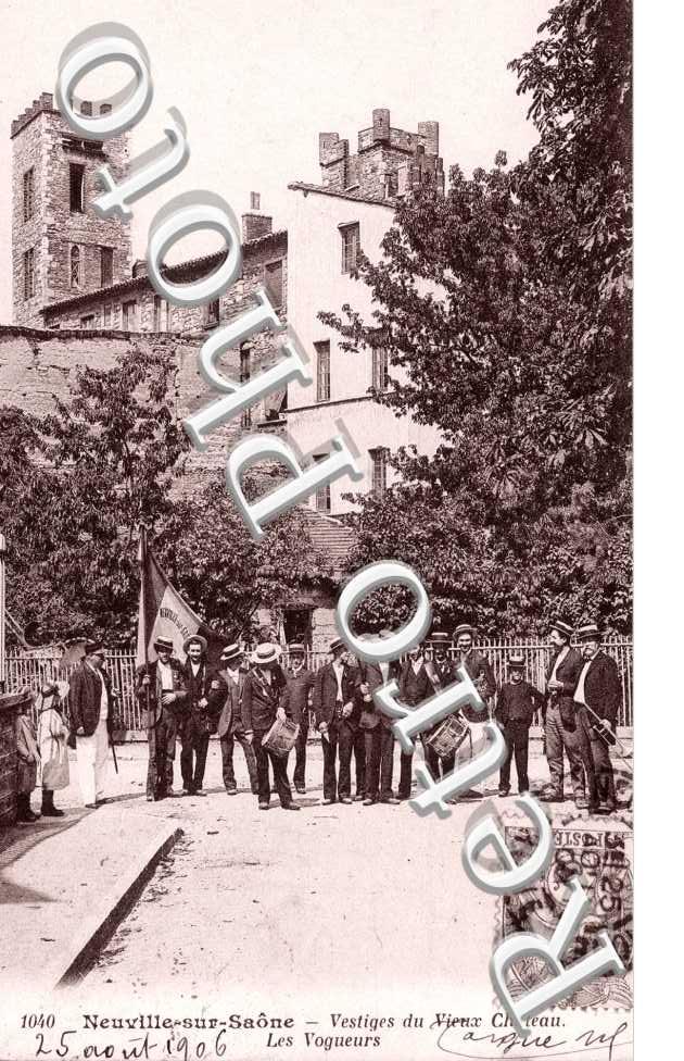 les Vestiges du vieux Chateau, les Vogueurs
