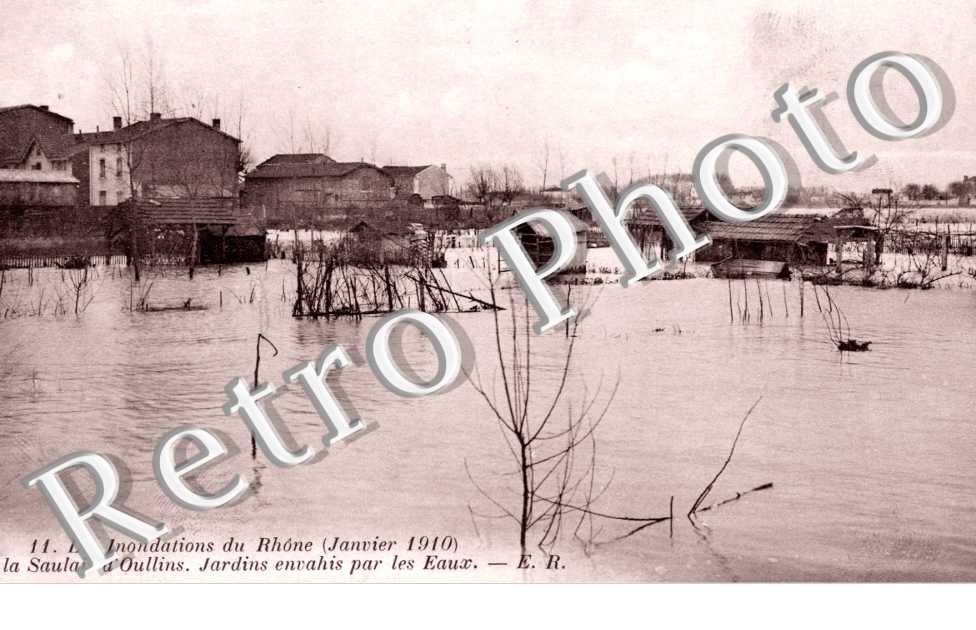 Jardins envahis par les Eaux, les Inondations du Rhone Janvier 1910