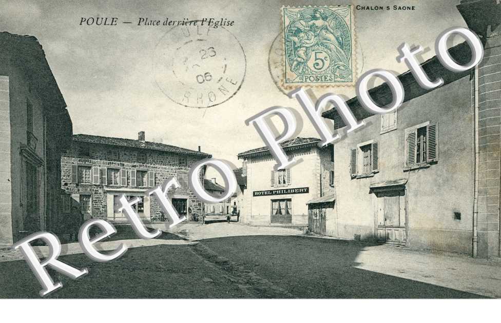 Place derriere l'eglise