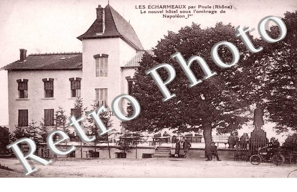 le Nouvel Hotel sous l'ombrage de Napoleon Ier, les Echarmeaux
