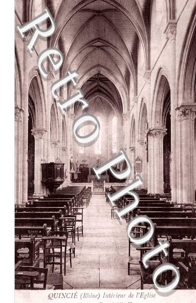 interieur de l'eglise
