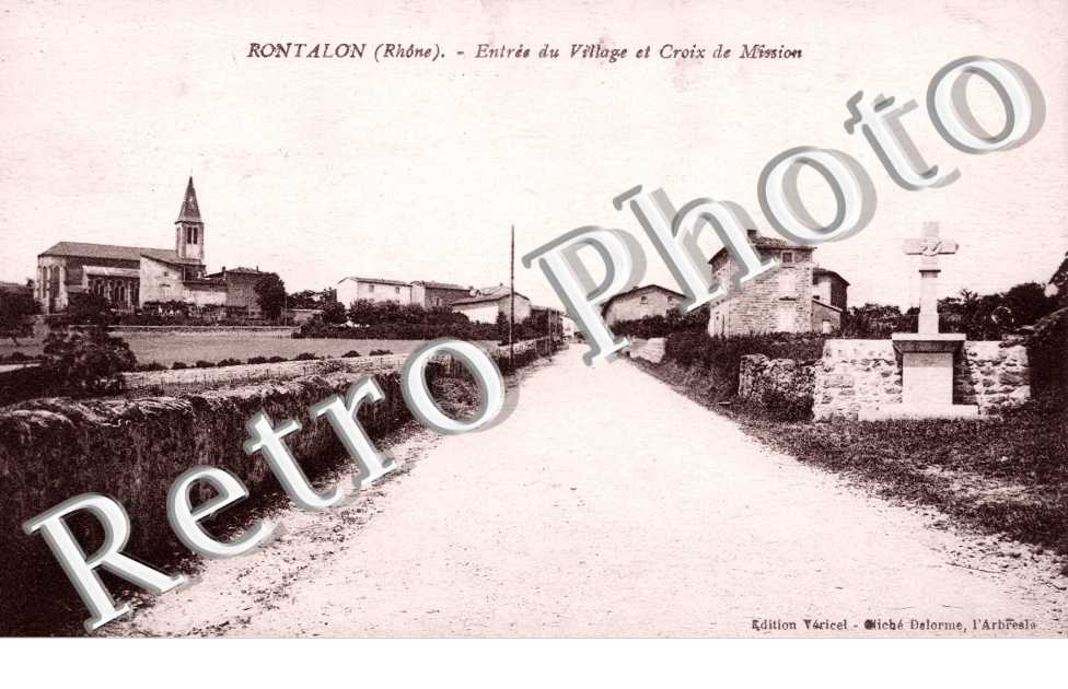 l'Entree du Village et Croix de Mission