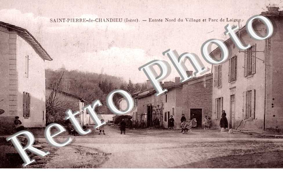 Entree Nord du village et parc de Laigue