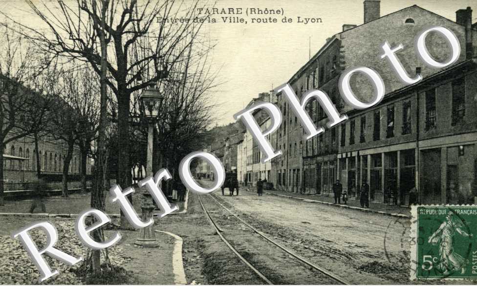 Entree de la ville - Route de Lyon