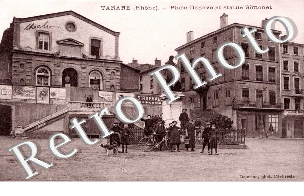 Place Denave et Statue de Simonet