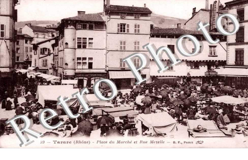Place du Marche et Rue Mezelle