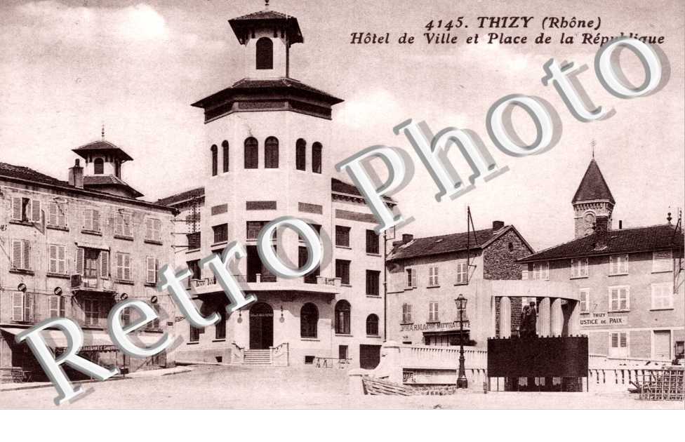 Hotel de Ville et Place de la Republique