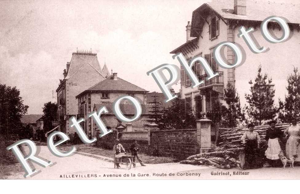 l&#039;Avenue de la Gare, la Route de Corbenay