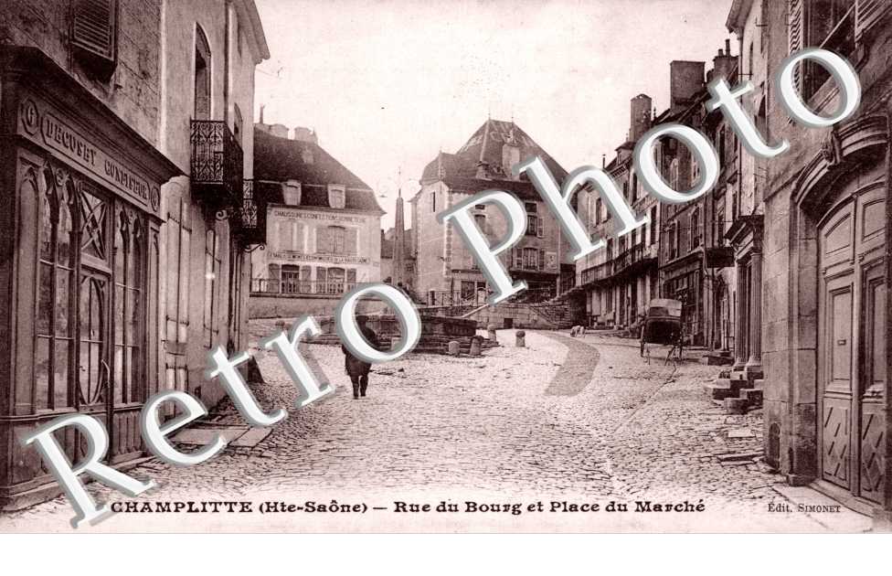 Rue du Bourg et Place du Marche