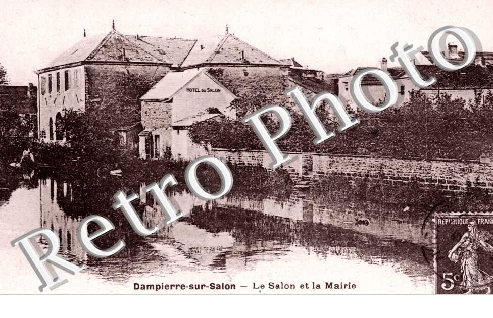 le Salon et la mairie