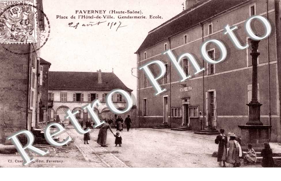 place de l&#039;hotel de ville - Gendarmerie, Ecole